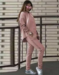 Спортен дамски комплект с долнище и суичър с качулка в розово - код 3396